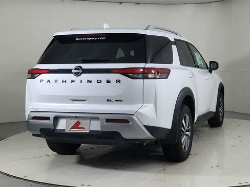 Used 2025 Nissan Pathfinder SL w/ Black Appearance Package image 6