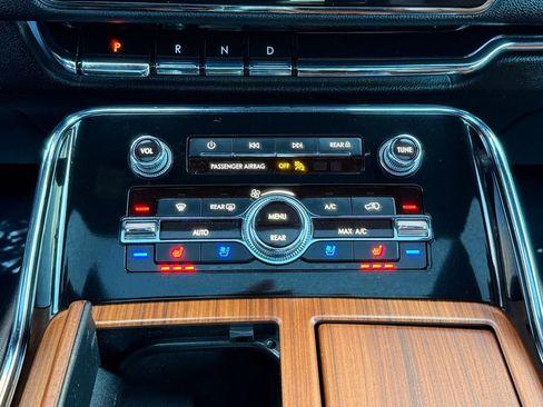 Used 2019 Lincoln Navigator Reserve image 36