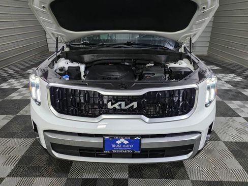 Used 2023 Kia Telluride LX image 38