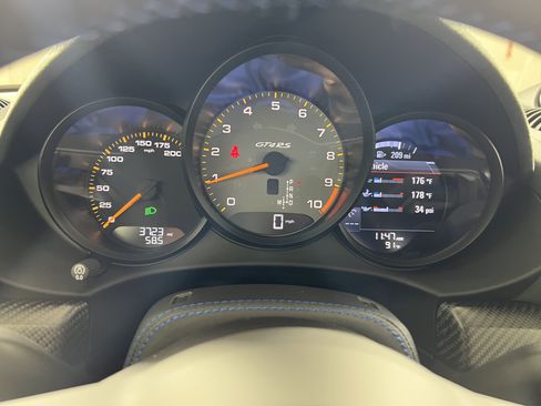 Certified 2025 Porsche 718 Cayman GT4 RS RWD image 18