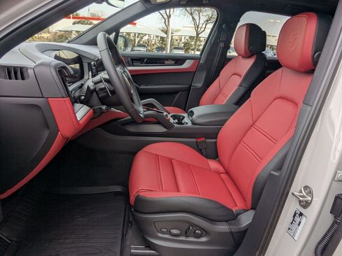 New 2026 Porsche Cayenne image 5
