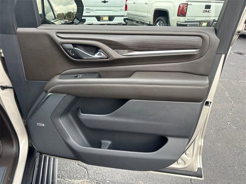 Used 2021 GMC Yukon Denali w/ Denali Premium Package image 15