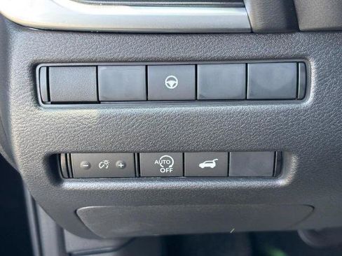 Certified 2026 Nissan Rogue SV FWD image 11