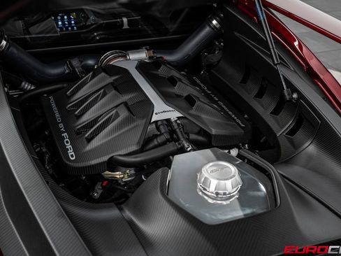 Used 2018 Ford GT RWD image 23