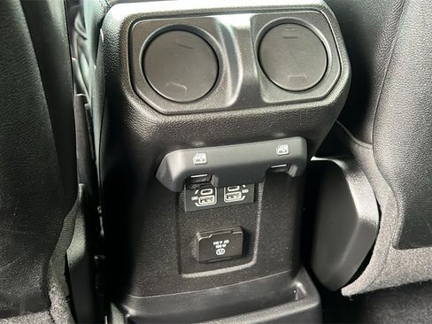 Used 2021 Jeep Wrangler Unlimited Rubicon w/ Steel Bumper Group image 7