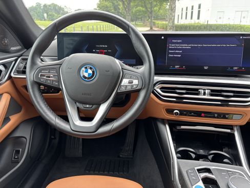 Used 2023 BMW i4 eDrive35 w/ Premium Package RWD image 30