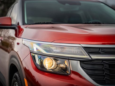 Used 2024 Kia Seltos S image 10