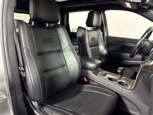 Used 2015 Jeep Grand Cherokee Overland w/ Advanced Technology Group image 12