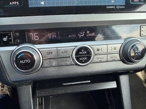 Used 2015 Subaru Outback 2.5i Limited image 16