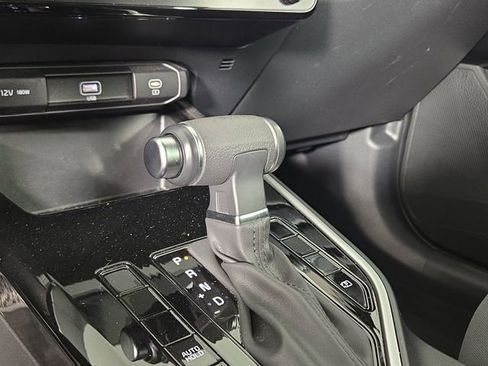 Certified 2024 Kia Niro LX FWD image 19