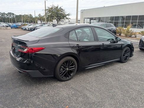 Used 2025 Toyota Camry LE image 4