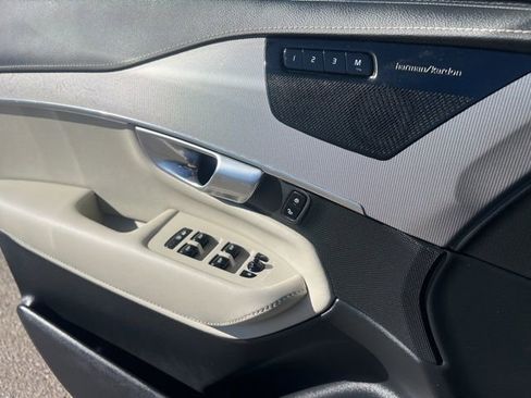 Used 2022 Volvo XC90 T8 R-Design w/ Advanced Package image 21