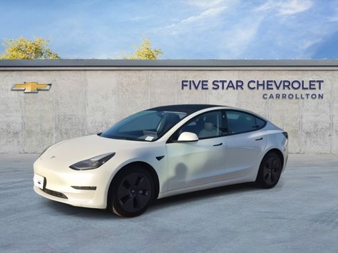 Used 2023 Tesla Model 3 Standard Range image 4