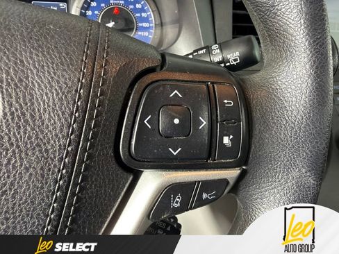 Used 2020 Toyota Sienna LE w/ LE Preferred Package FWD image 16