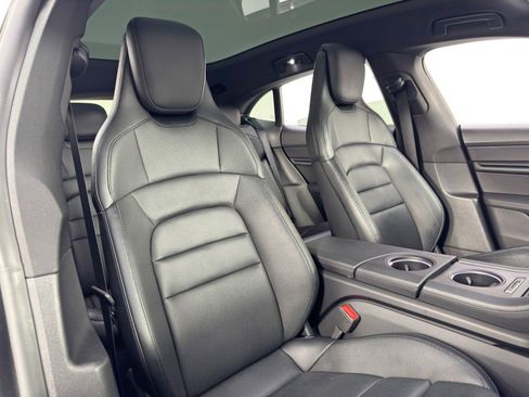 Used 2023 Porsche Taycan 4S w/ Technology Package image 39
