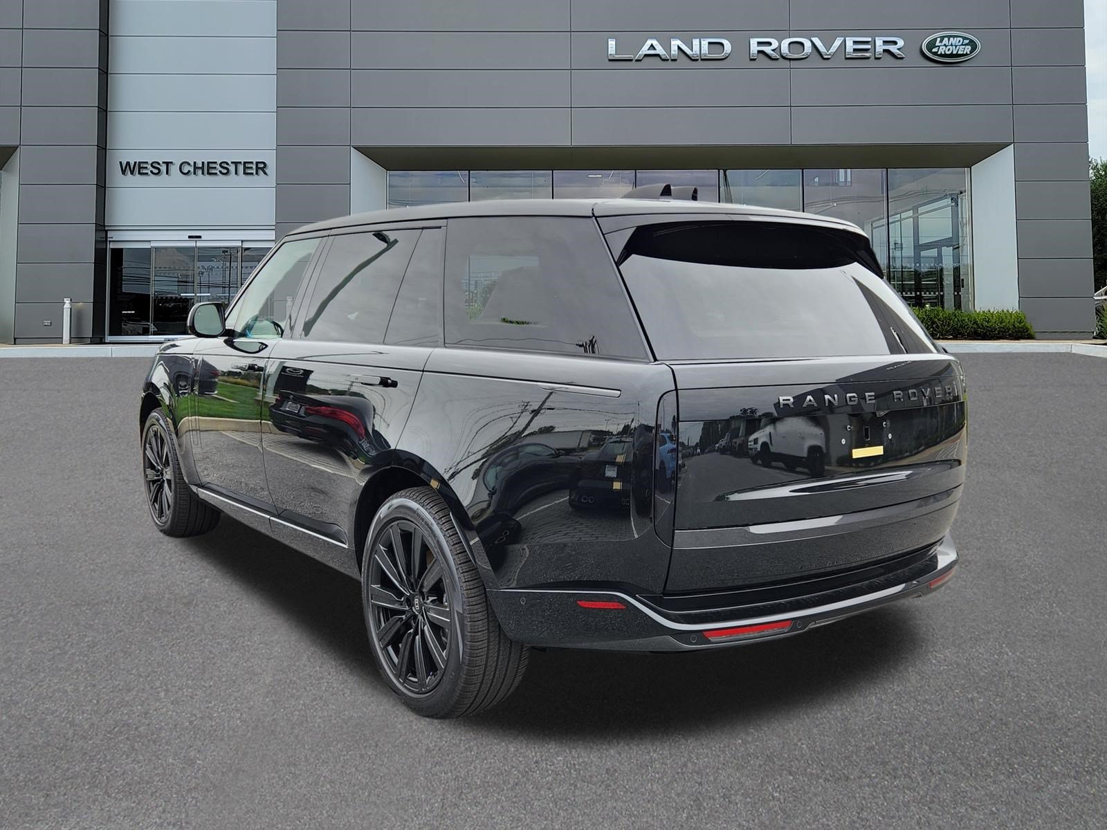 New 2027 Land Rover Range Rover Long Wheelbase SE AWD/4WD image 3