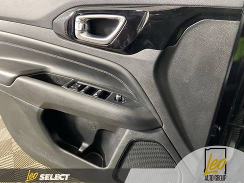 Used 2022 Jeep Compass High Altitude AWD/4WD image 18