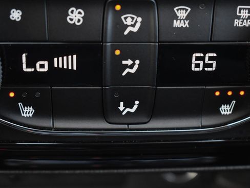 Used 2023 Buick Encore GX Select w/ Sport Touring Package FWD image 12