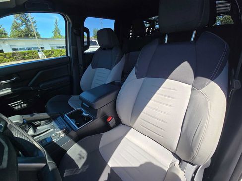 Used 2025 Toyota Tacoma TRD Sport AWD/4WD image 22