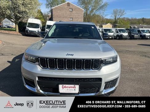 Used 2023 Jeep Grand Cherokee L Limited AWD/4WD image 5