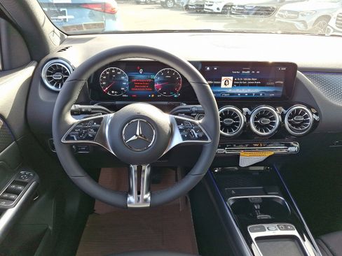 New 2025 Mercedes-Benz GLA 250 4MATIC image 8