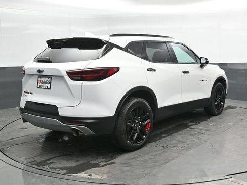 Used 2023 Chevrolet Blazer LT AWD/4WD image 4