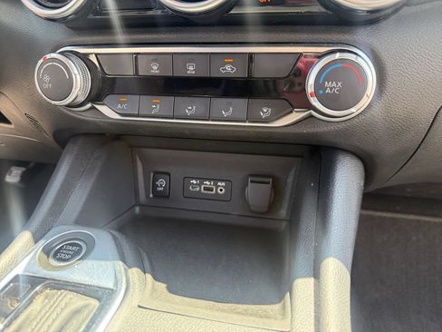 Used 2024 Nissan Sentra SV FWD image 20