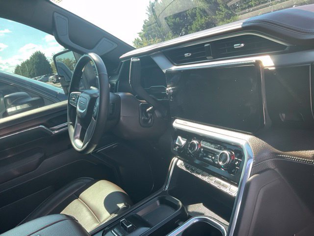 Used 2024 GMC Sierra 2500 Denali w/ Denali Reserve Package AWD/4WD image 13