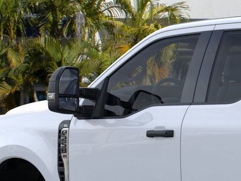 New 2026 Ford F250 XL w/ XL Chrome Package image 21
