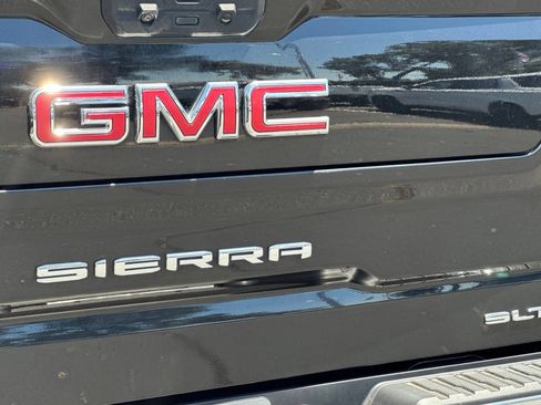 Used 2025 GMC Sierra 1500 SLT AWD/4WD image 32