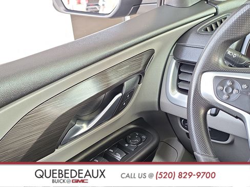 Used 2024 GMC Terrain SLE FWD image 23