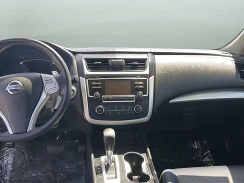Used 2016 Nissan Altima 2.5 SR FWD image 10