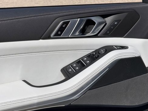 Used 2023 BMW X5 xDrive40i w/ M Sport Package image 11