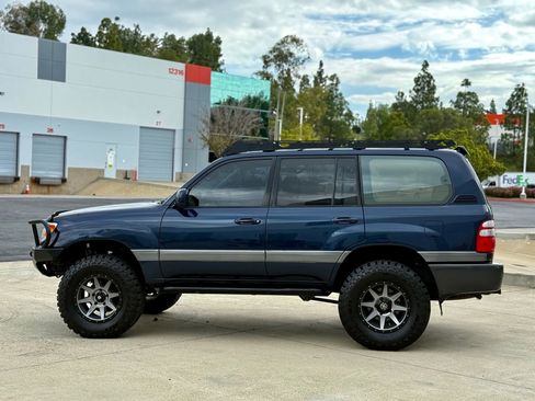 Used 2005 Toyota Land Cruiser AWD/4WD image 5