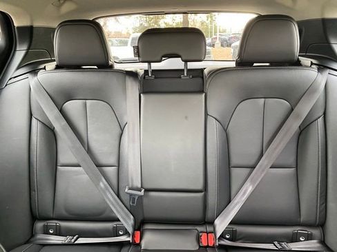Used 2019 Volvo XC40 T5 Inscription image 11