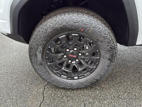 New 2026 GMC Canyon Elevation w/ Convenience Package image 6