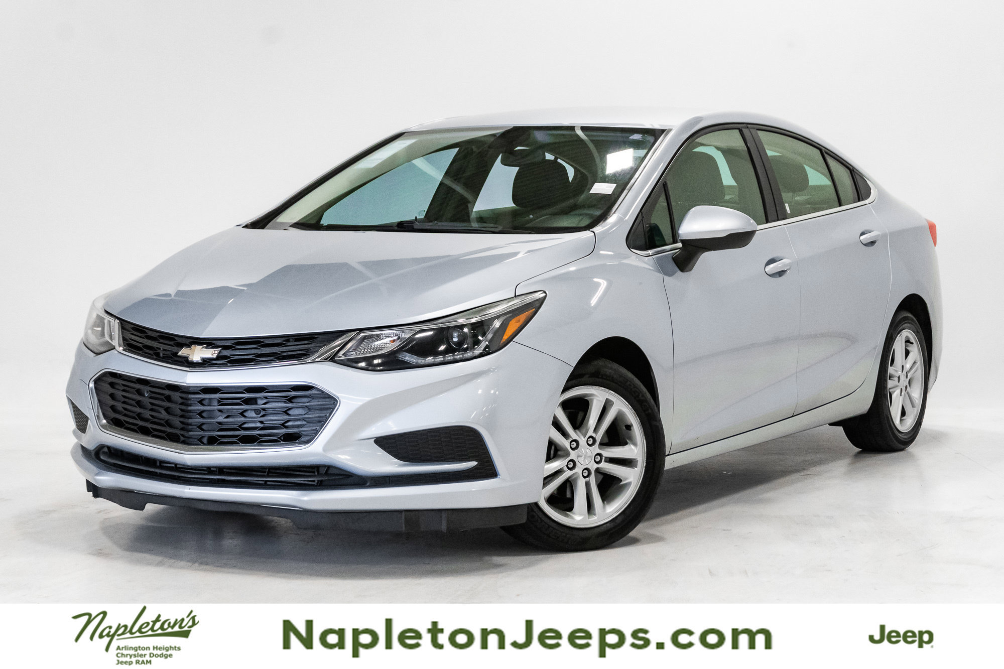 Used 2018 Chevrolet Cruze LT FWD image 1