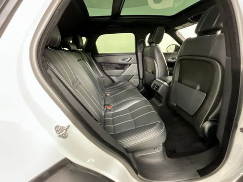 Used 2019 Land Rover Range Rover Velar R-Dynamic SE image 24