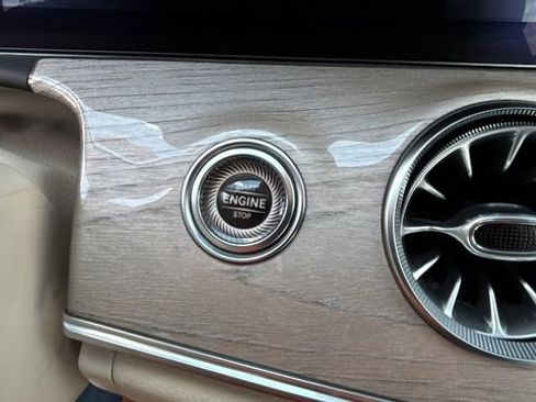 Used 2018 Mercedes-Benz E 400 4MATIC Cabriolet image 21