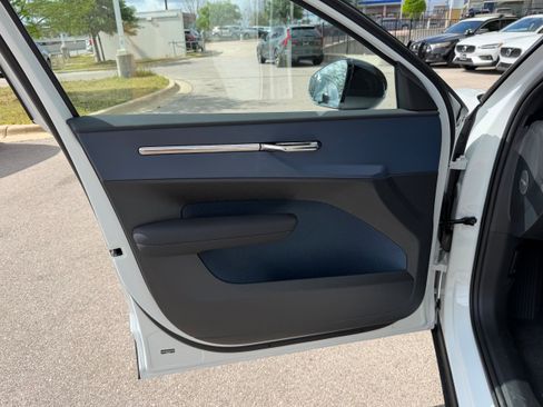 New 2026 Volvo EX30 Plus w/ Climate Package RWD image 17