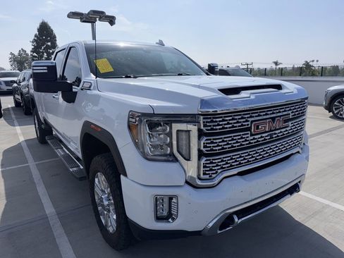 Used 2023 GMC Sierra 3500 Denali image 3