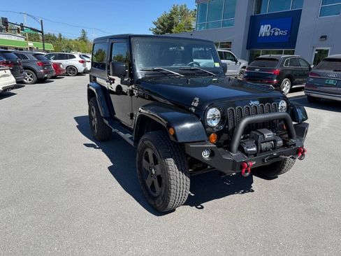 Used 2012 Jeep Wrangler Sahara w/ Connectivity Group AWD/4WD image 4
