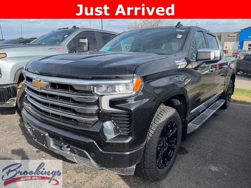 Used 2025 Chevrolet Silverado 1500 High Country w/ Technology Package image 1