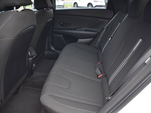 Used 2025 Hyundai Elantra Sport FWD image 14