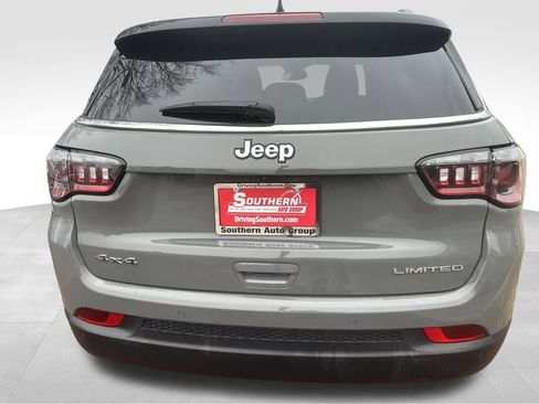 Used 2024 Jeep Compass Limited image 15