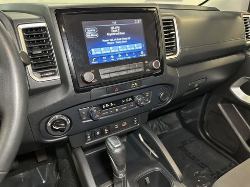 Used 2022 Nissan Frontier SV AWD/4WD image 28