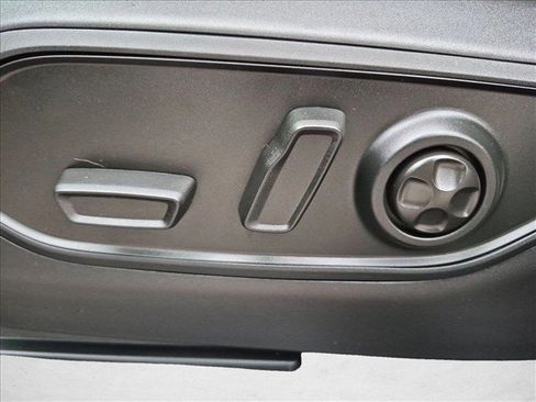 Used 2023 Jeep Grand Cherokee Limited AWD/4WD image 28