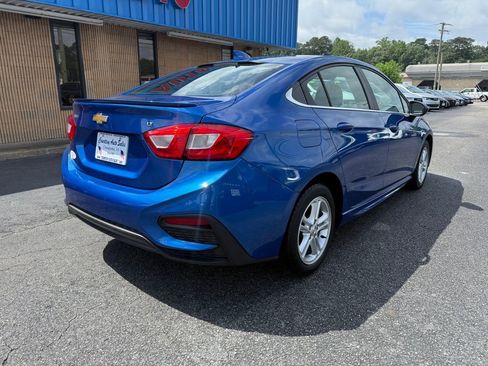 Used 2018 Chevrolet Cruze LT FWD image 11
