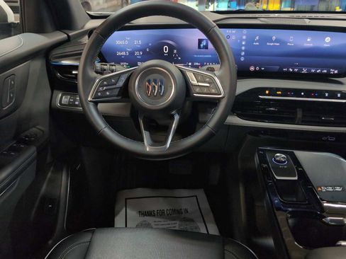 Used 2025 Buick Enclave Preferred image 10