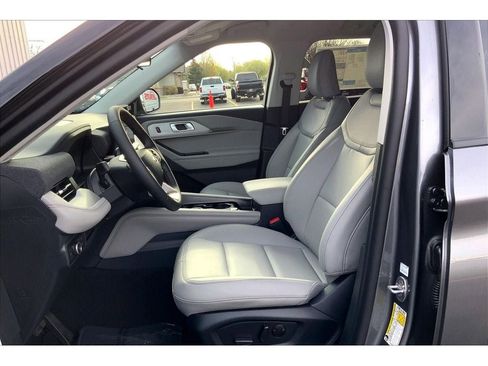 New 2026 Ford Explorer Active AWD/4WD image 10